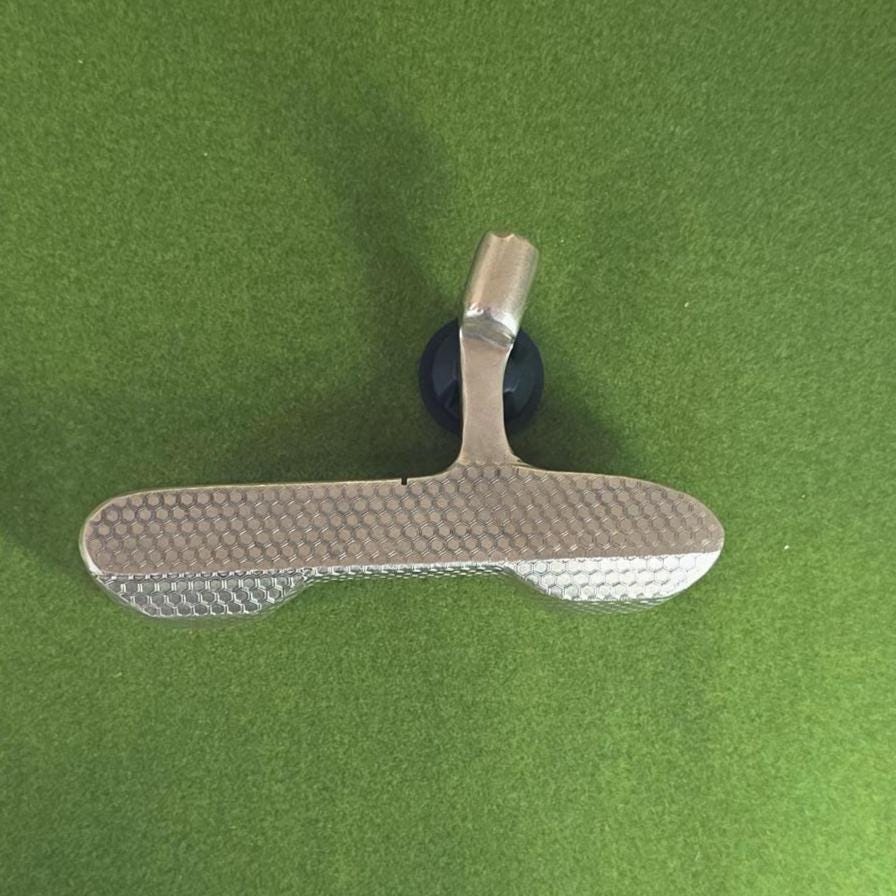 brass golf putter with full-face laser engraving